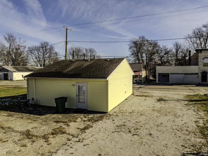 Listing Image 6