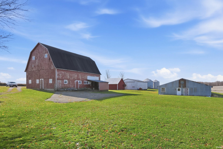 Listing Image 24