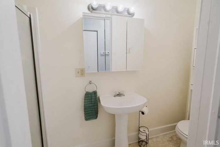 Listing Image 17