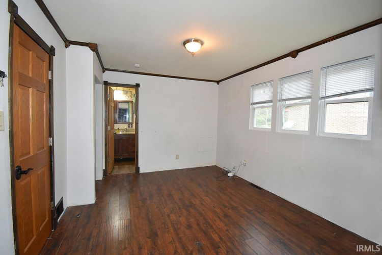 Listing Image 17