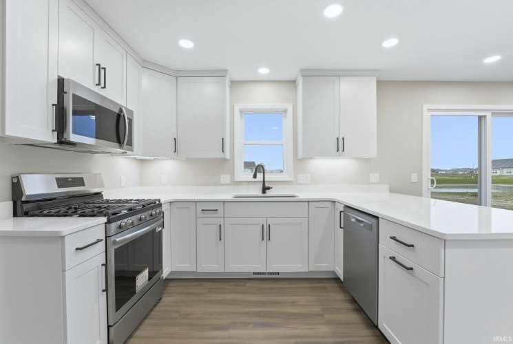 Listing Image 16