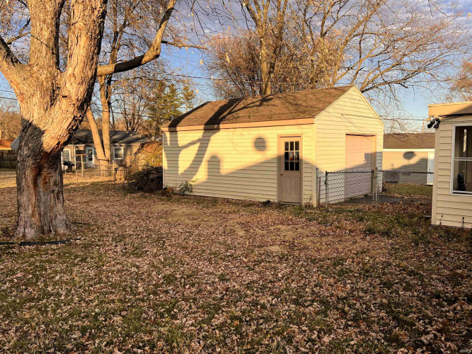 Listing Image 7