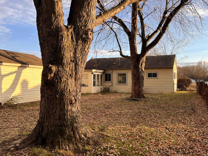 Listing Image 8