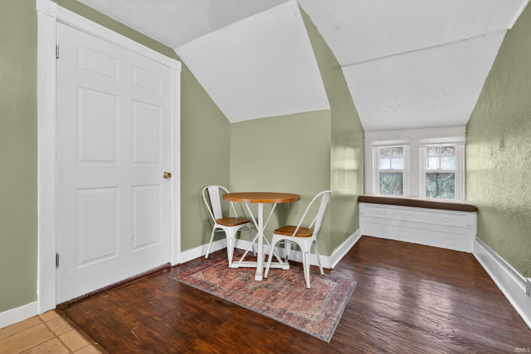 Listing Image 17
