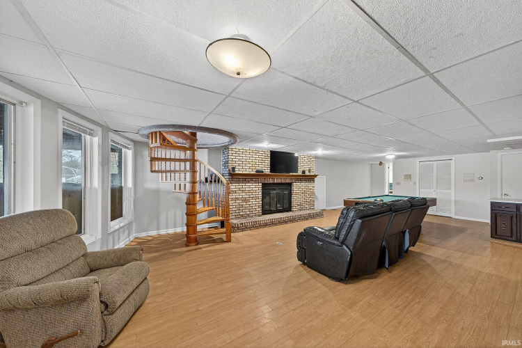 Listing Image 17
