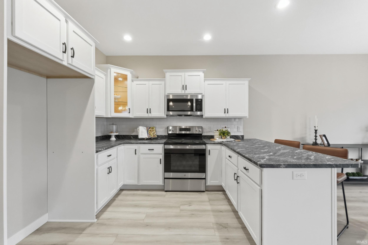 Listing Image 14