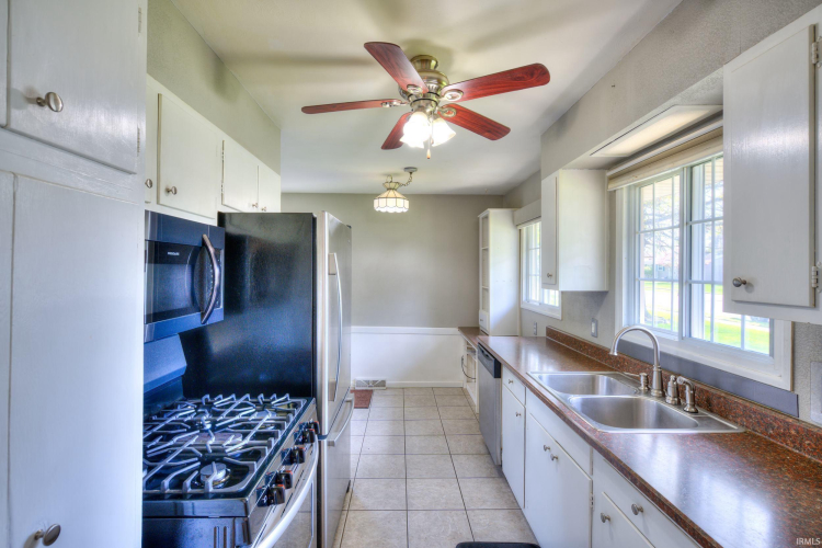 Listing Image 5