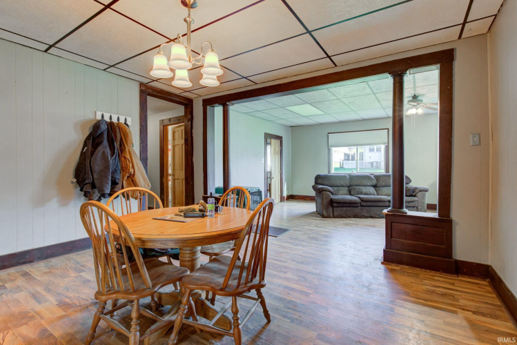 Listing Image 6