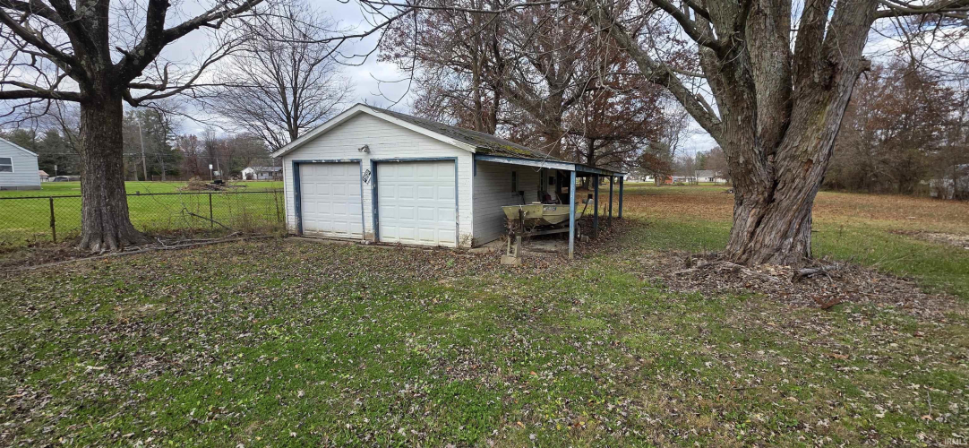 Listing Image 3