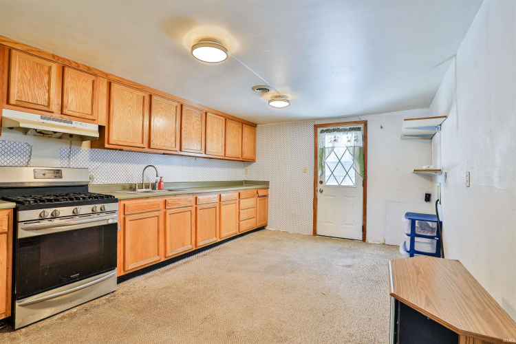 Listing Image 12