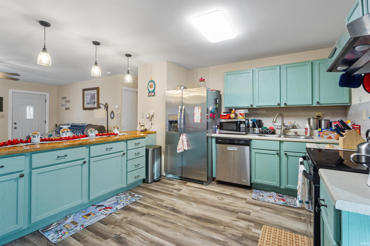 Listing Image 7