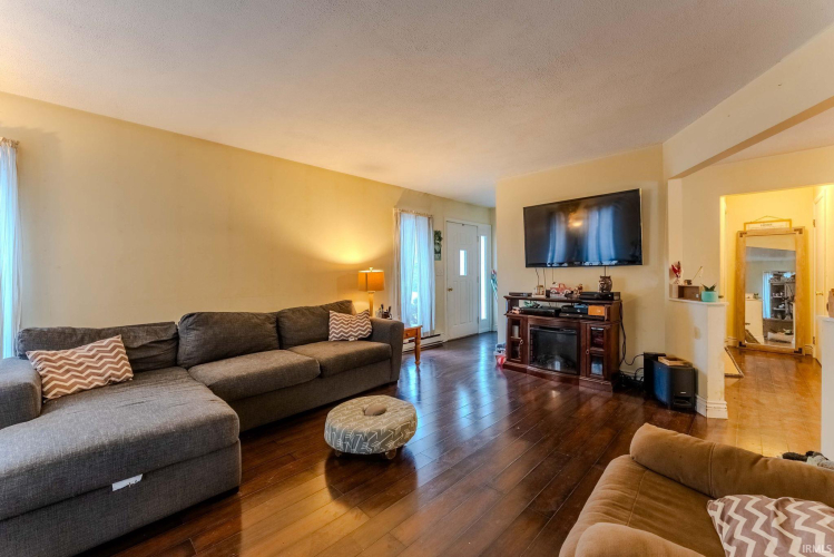 Listing Image 14