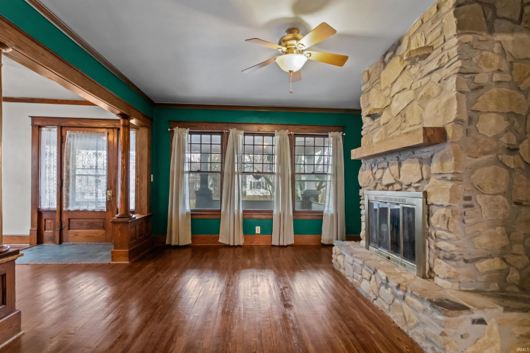 Listing Image 5