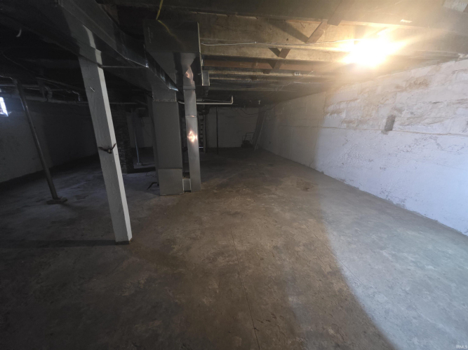 Listing Image 28