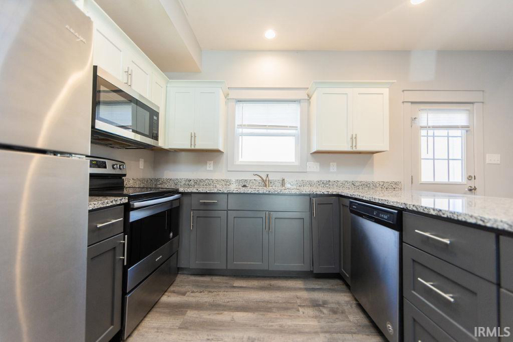 Listing Image 9
