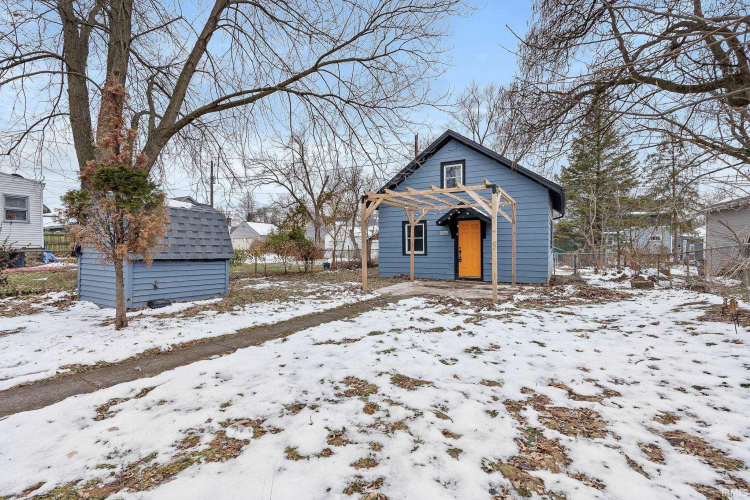 Listing Image 5