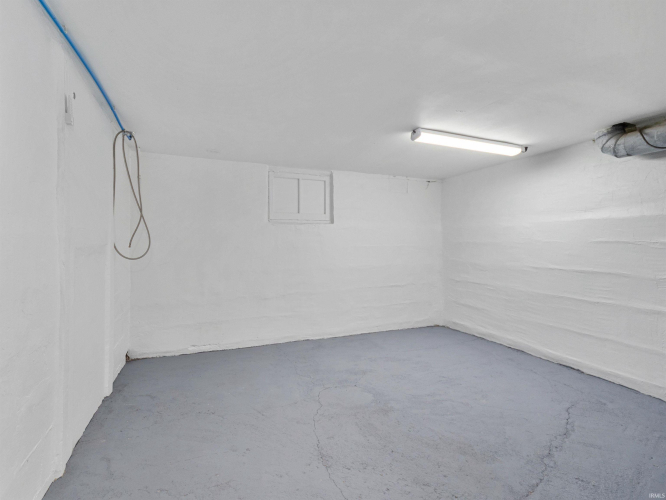 Listing Image 24