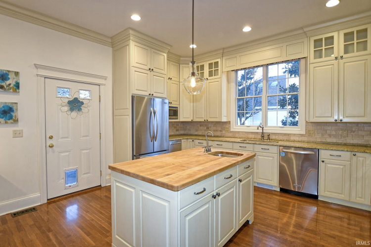 Listing Image 19