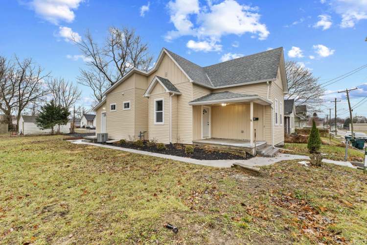 Listing Image 3