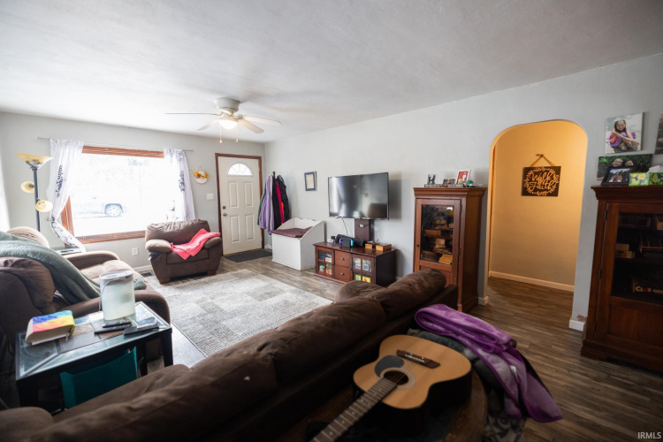 Listing Image 5