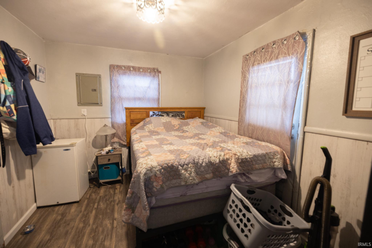 Listing Image 8