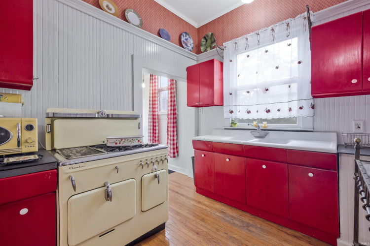 Listing Image 12