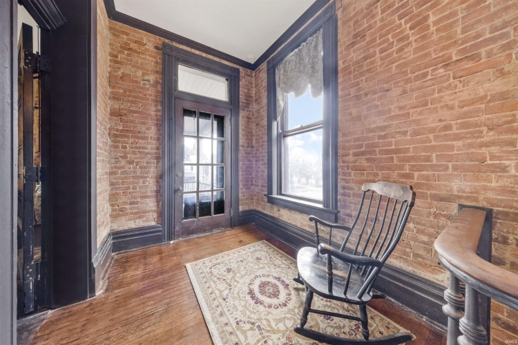 Listing Image 18