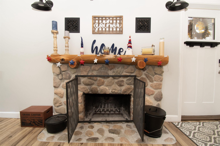 Listing Image 17