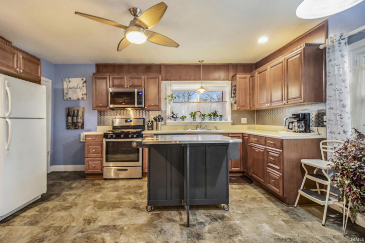 Listing Image 3