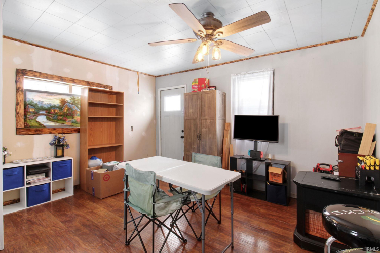 Listing Image 14