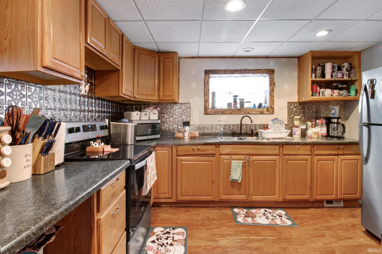 Listing Image 10