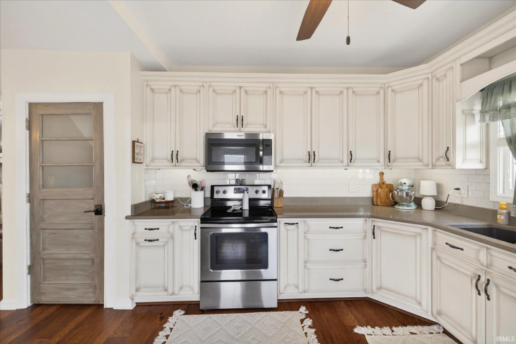 Listing Image 19