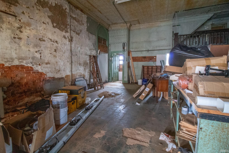 Listing Image 11