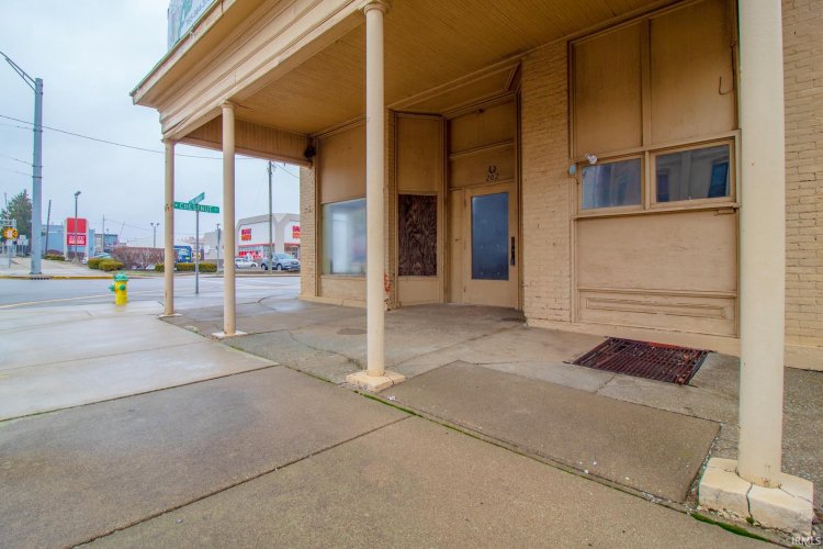 Listing Image 7
