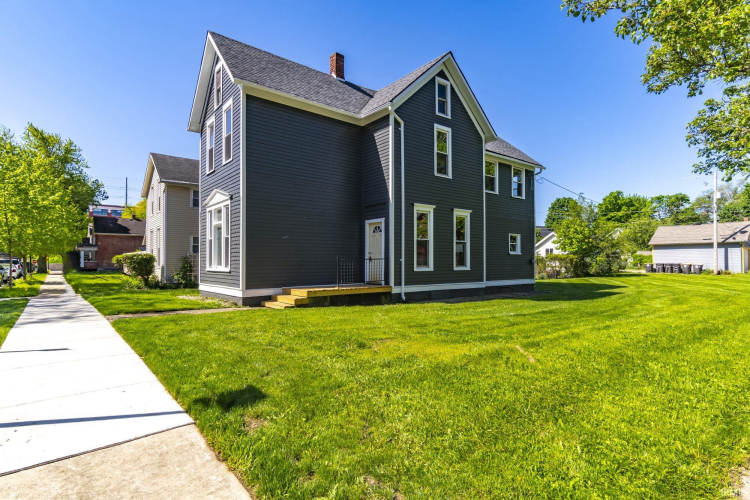 Listing Image 32