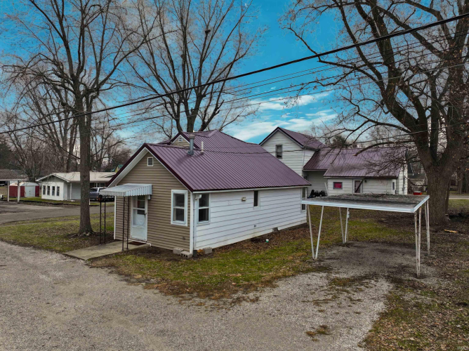 Listing Image 4