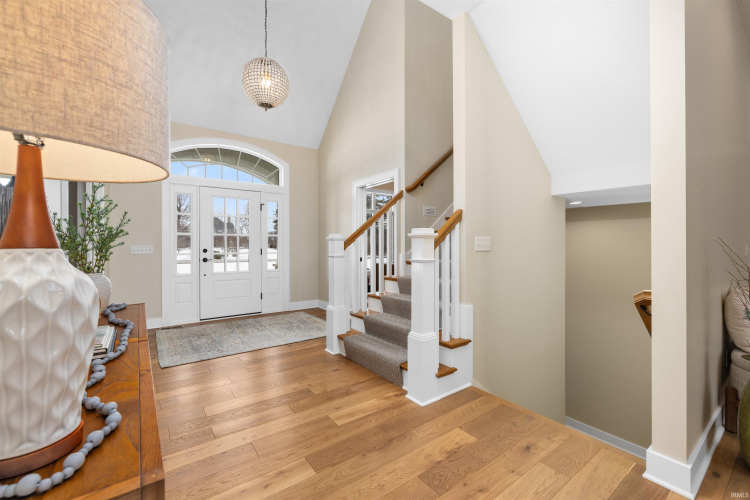 Listing Image 4