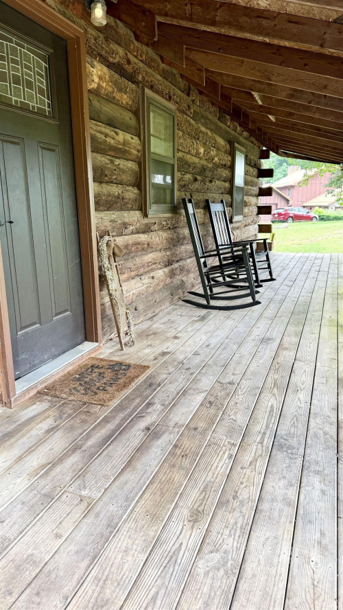Listing Image 3
