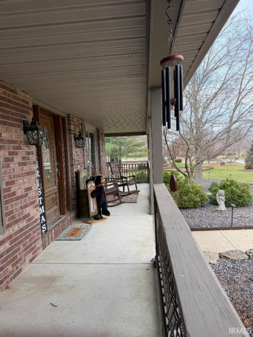 Listing Image 4
