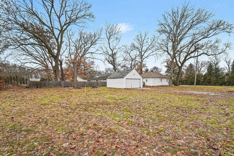 Listing Image 14