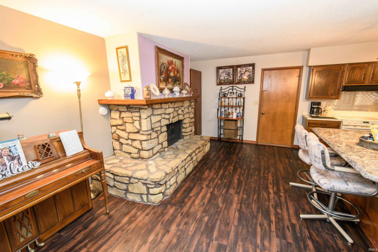 Listing Image 19
