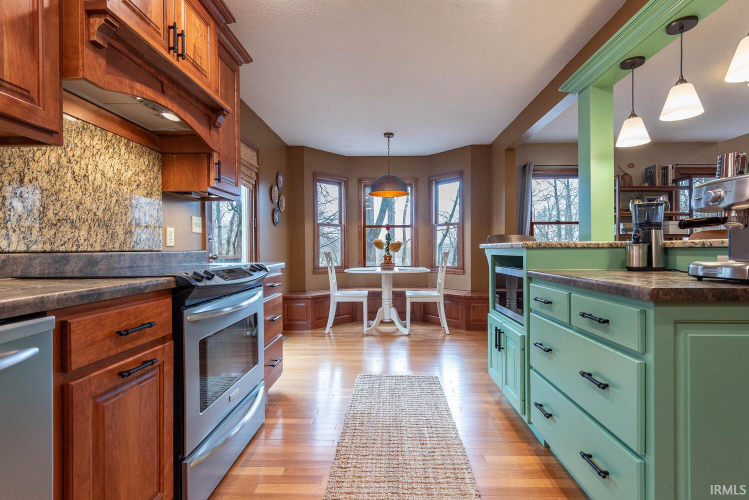 Listing Image 15