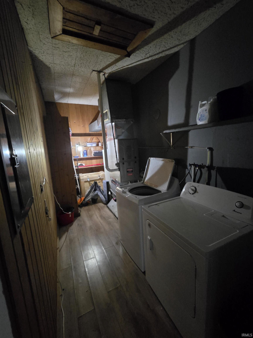 Listing Image 8