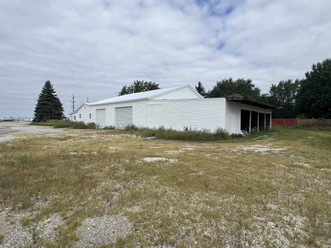 Listing Image 4