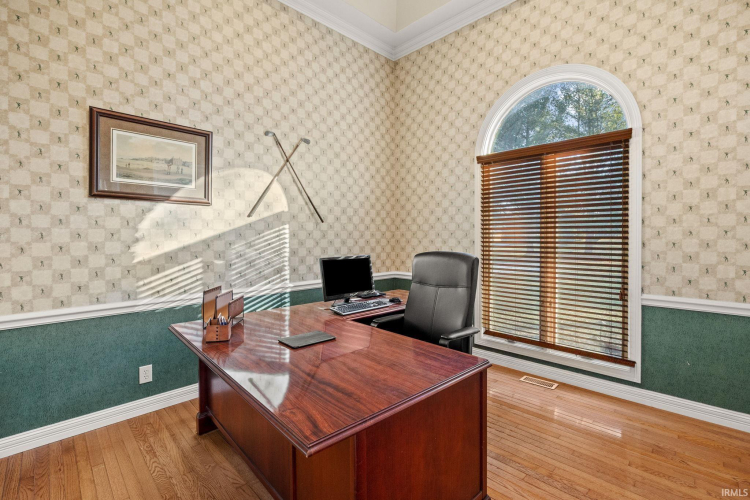 Listing Image 12