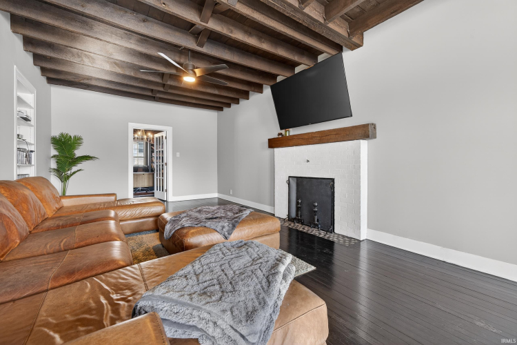 Listing Image 14