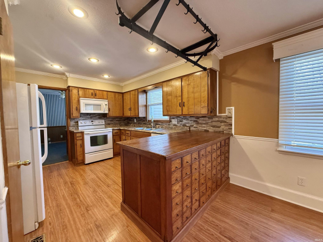 Listing Image 16