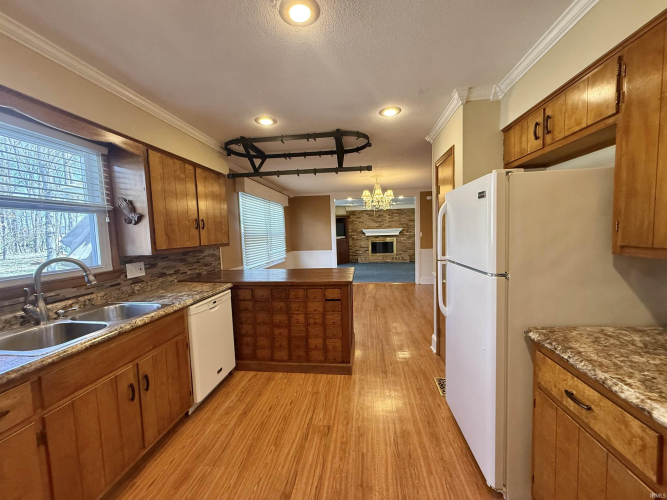 Listing Image 17