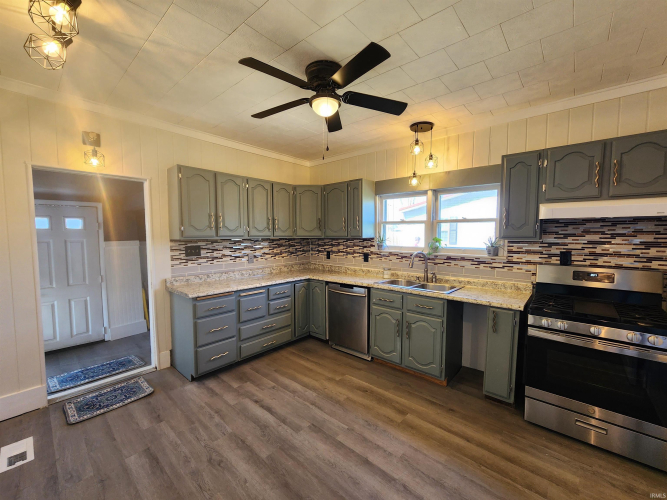 Listing Image 6