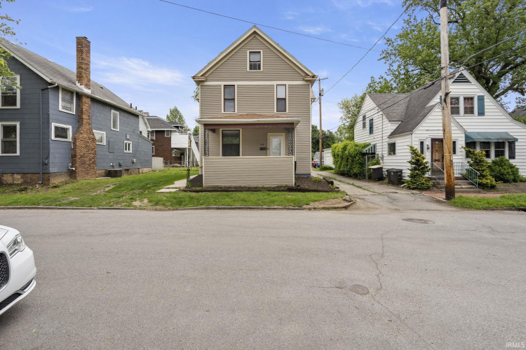 Listing Image 3